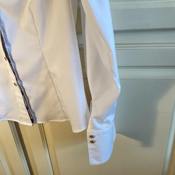 Calvin Klein crisp white blouse with animal print details. Size Small - Picture 4 of 6